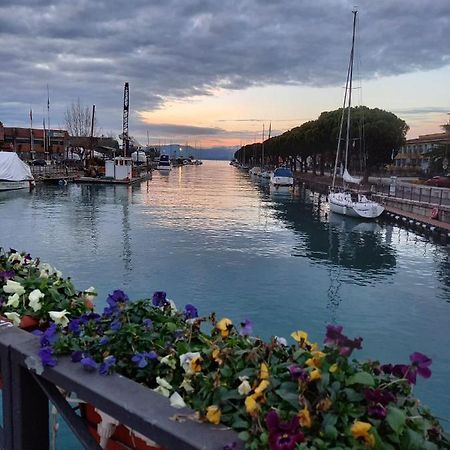 Willa Il Nido Della Civetta Sirmione Zewnętrze zdjęcie